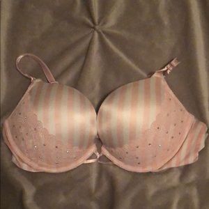 Victoria’s Secret miraculous plunge bra